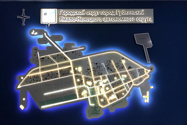 Информационный стенд с контражурной подсветкой